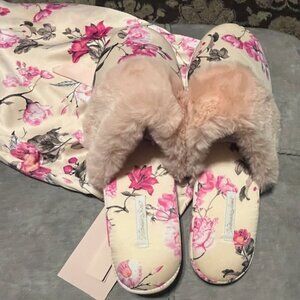 VS satin slippers NWT